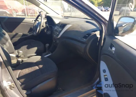 2015 Hyundai Accent Gs z USA, uszkodzony, nr VIN KMHCT5AE0FU232591